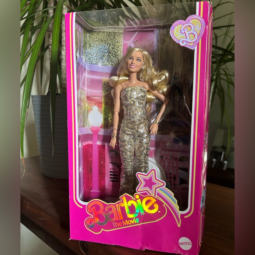 Margot Robbie gold disco collectible barbie!